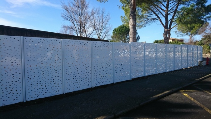 Clôture en tôle perforée - Réalisations - Clôtures Poussine - Mauguio